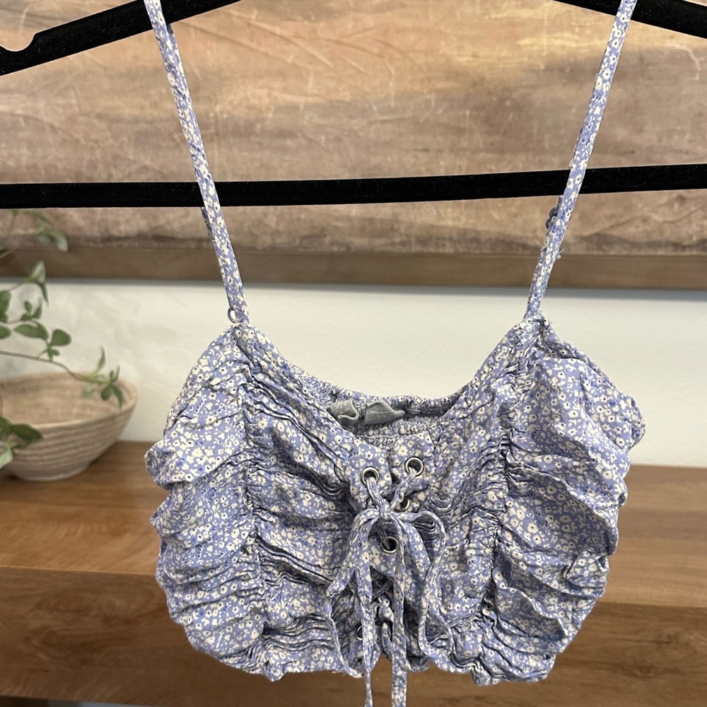 Sky and Sparrow Blue Floral Ruched Top
